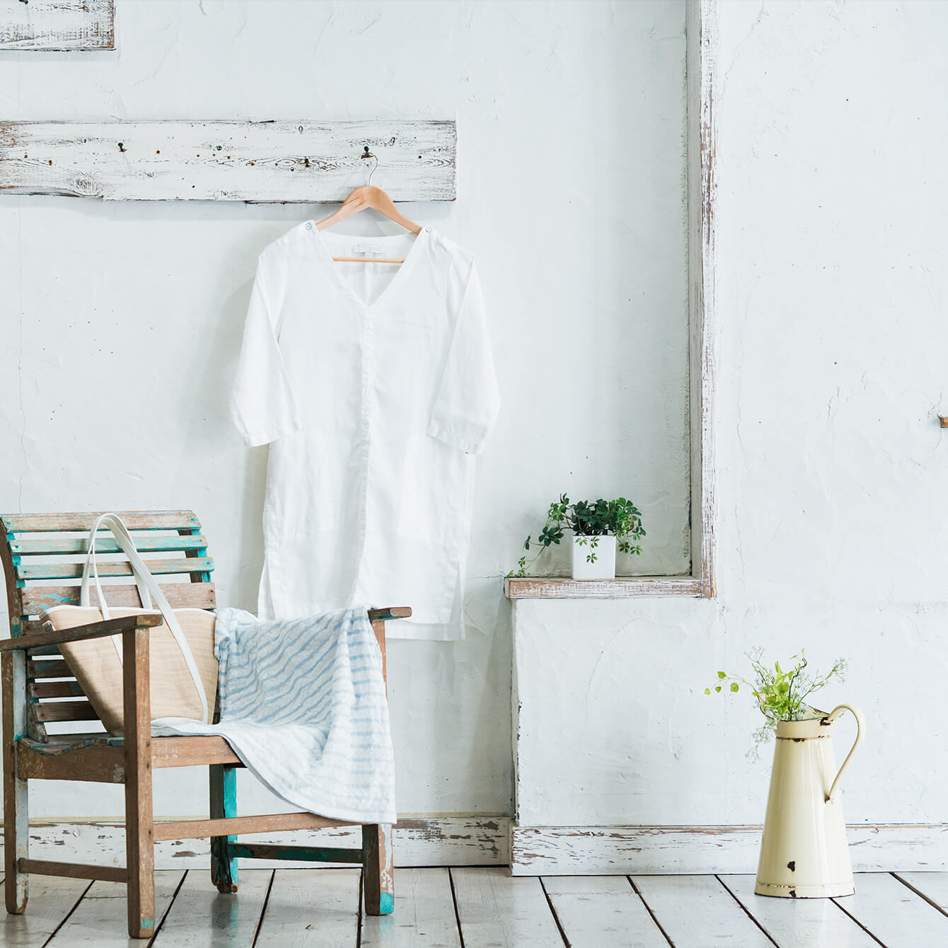 白をベースにしたおしゃれな部屋