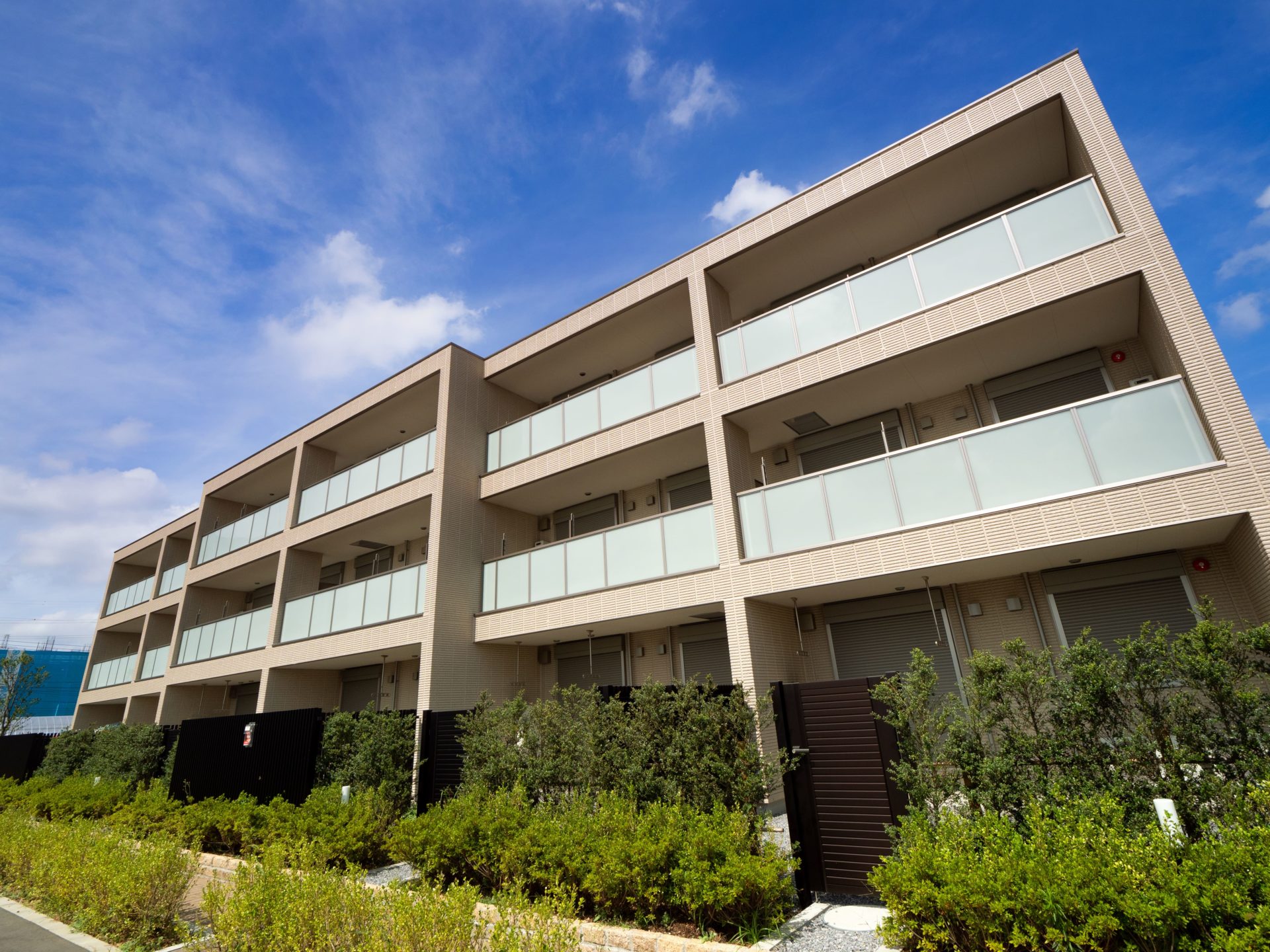 アパート経営はやめたほうがいい？やめた方がいい人の特徴やよくある失敗例と対策を徹底解説！